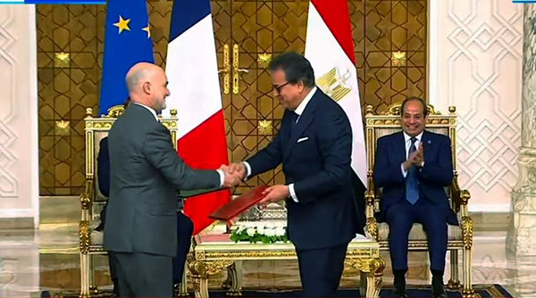 Gustave Roussy Egypte - poignée de main officiels