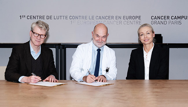 Sven Sommerlatte, Président de Boehringer Ingelheim France, Fabrice Barlesi, Directeur Général de gustave Roussy, Lykke Hinsch Gylvin, Directrice Médicale de Boehringer Ingelheim 
