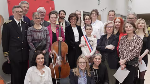 officiels et lauréats du concours de poésie 