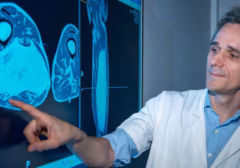 Médecin et imagerie médicale