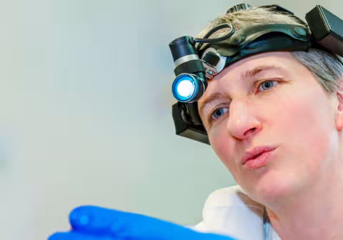 Photographie - Médecin expert cancers ORL